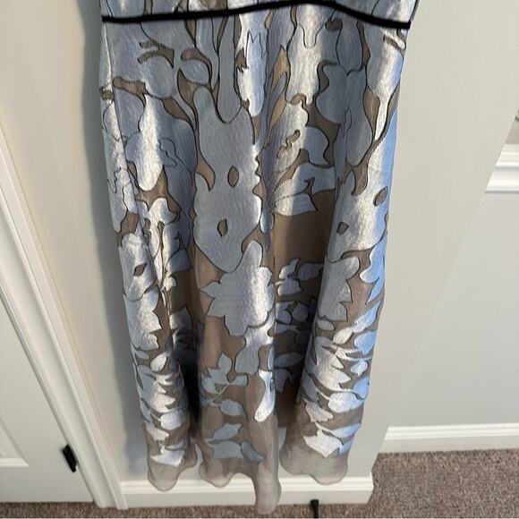 Hunter Bell Silver Metallic Cream Maxi Dress 2 - Picture 14 of 14
